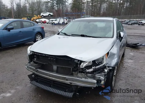 2015 Subaru Legacy 2.5I Premium z USA, uszkodzony, nr VIN 4S3BNAC60F3076048